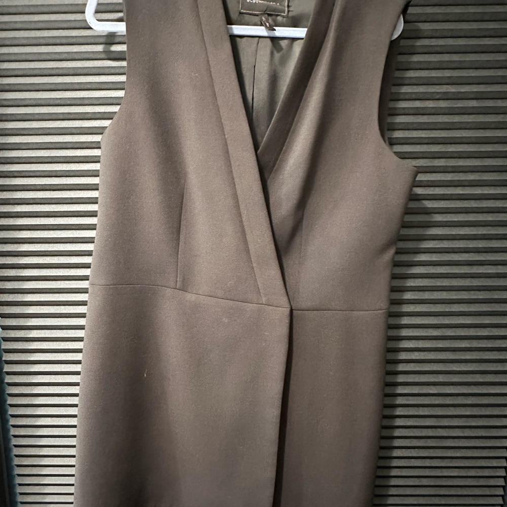 BCBGMaxAzira Elegant Black Sleeveless Dress
